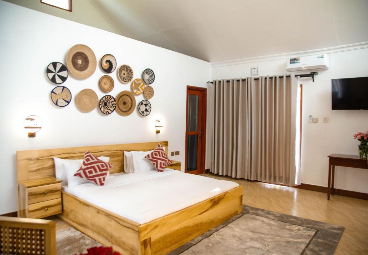 Shose Farmhouse Chalets & Campsite Moshi Buitenkant foto