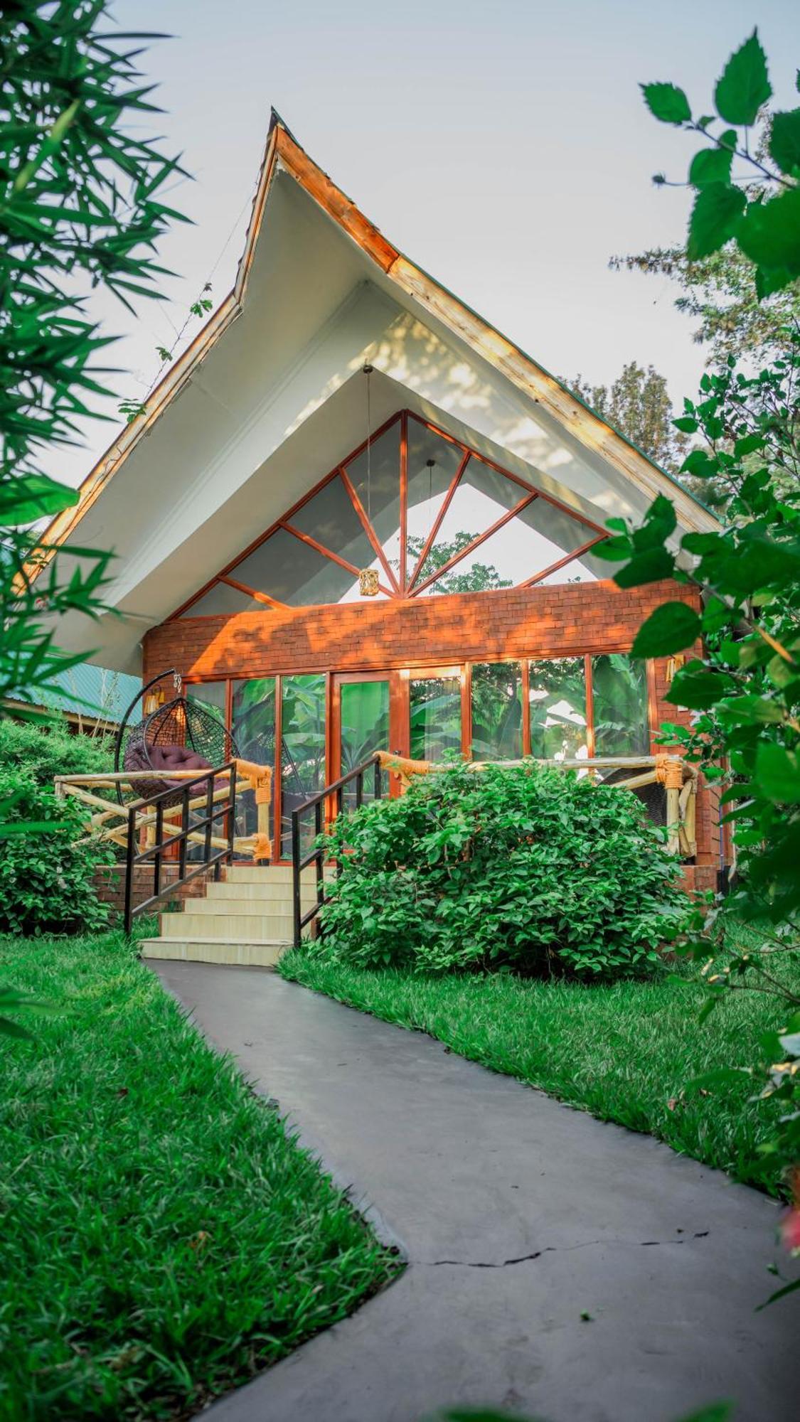 Shose Farmhouse Chalets & Campsite Moshi Buitenkant foto