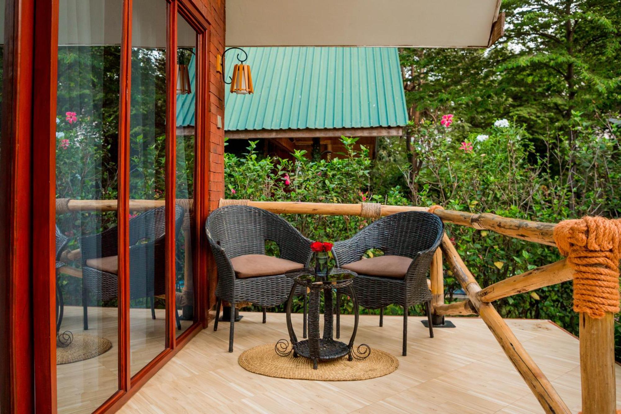Shose Farmhouse Chalets & Campsite Moshi Buitenkant foto