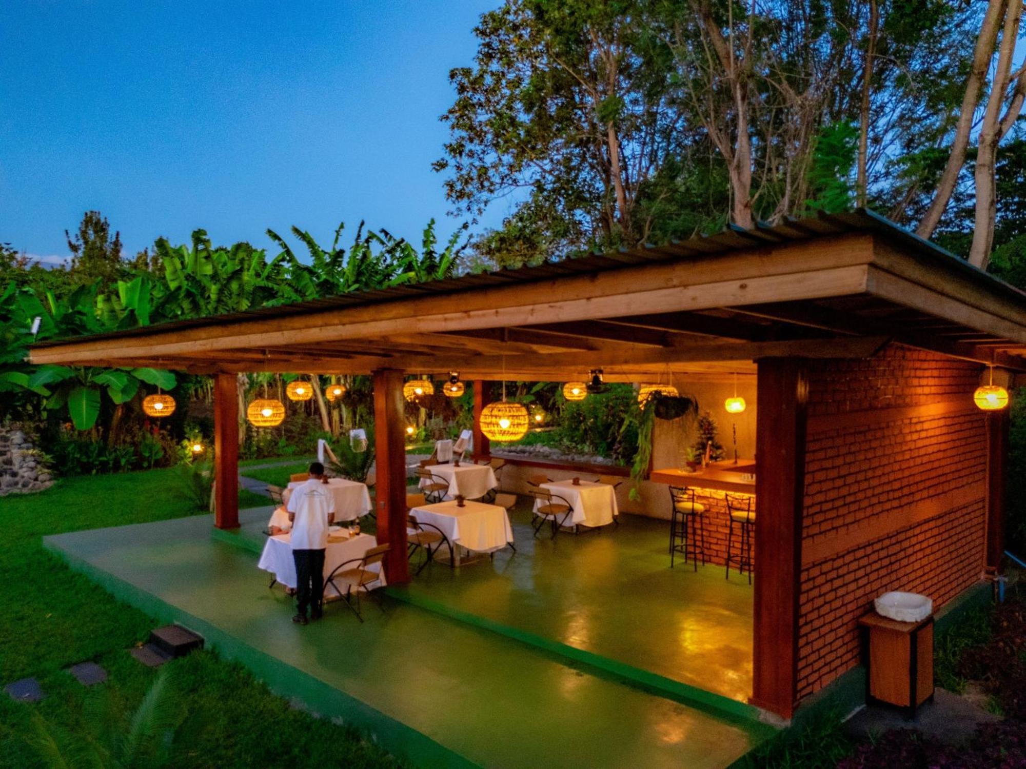 Shose Farmhouse Chalets & Campsite Moshi Buitenkant foto
